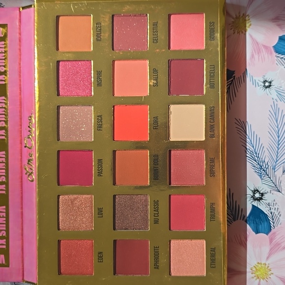 Lime Crime Other - Lime Crime Venus XL Eyeshadow Palette